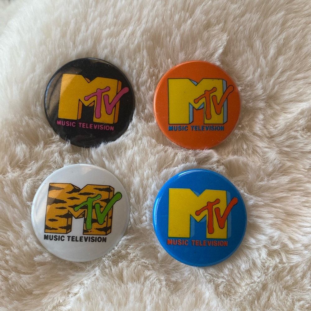 Bundle of MTV Buttons
